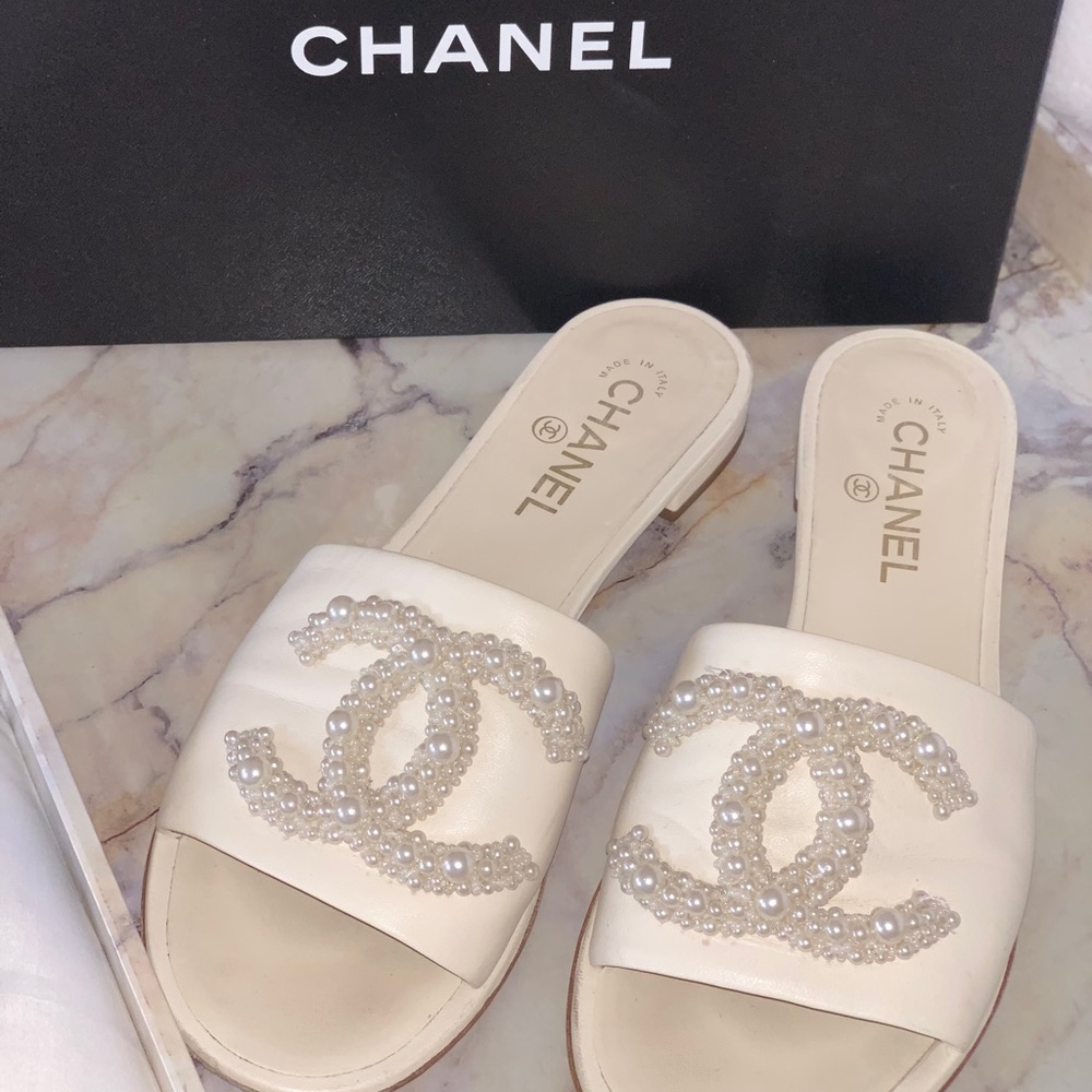 Chanel Slides
